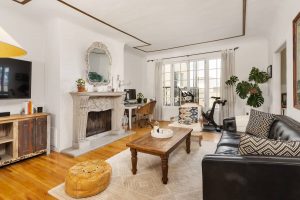 West Hollywood Vintage Condo for Lease